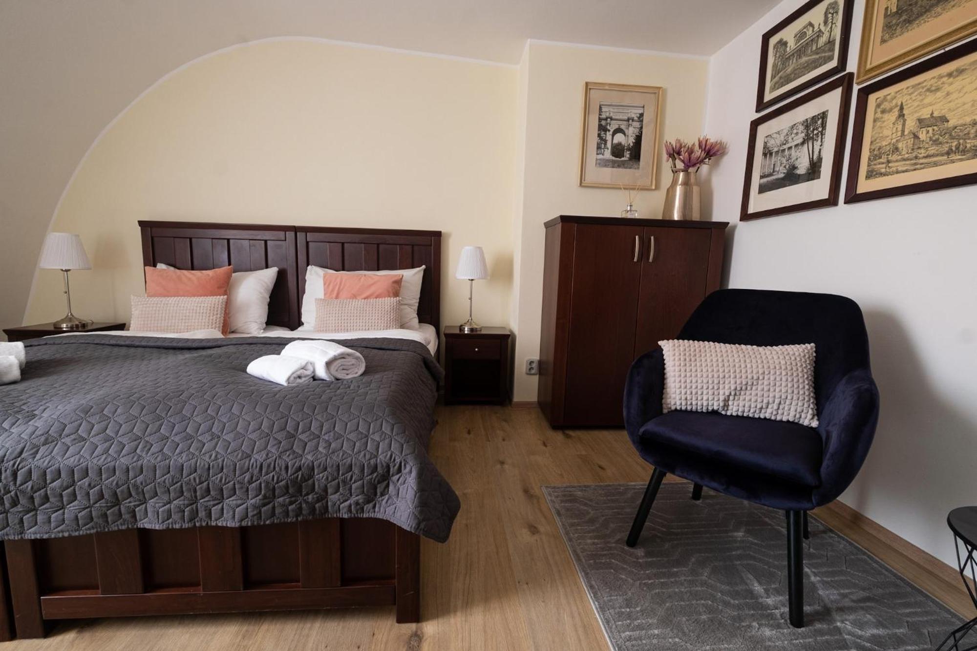 Zamecky Hotel Anton Florian Valtice Extérieur photo