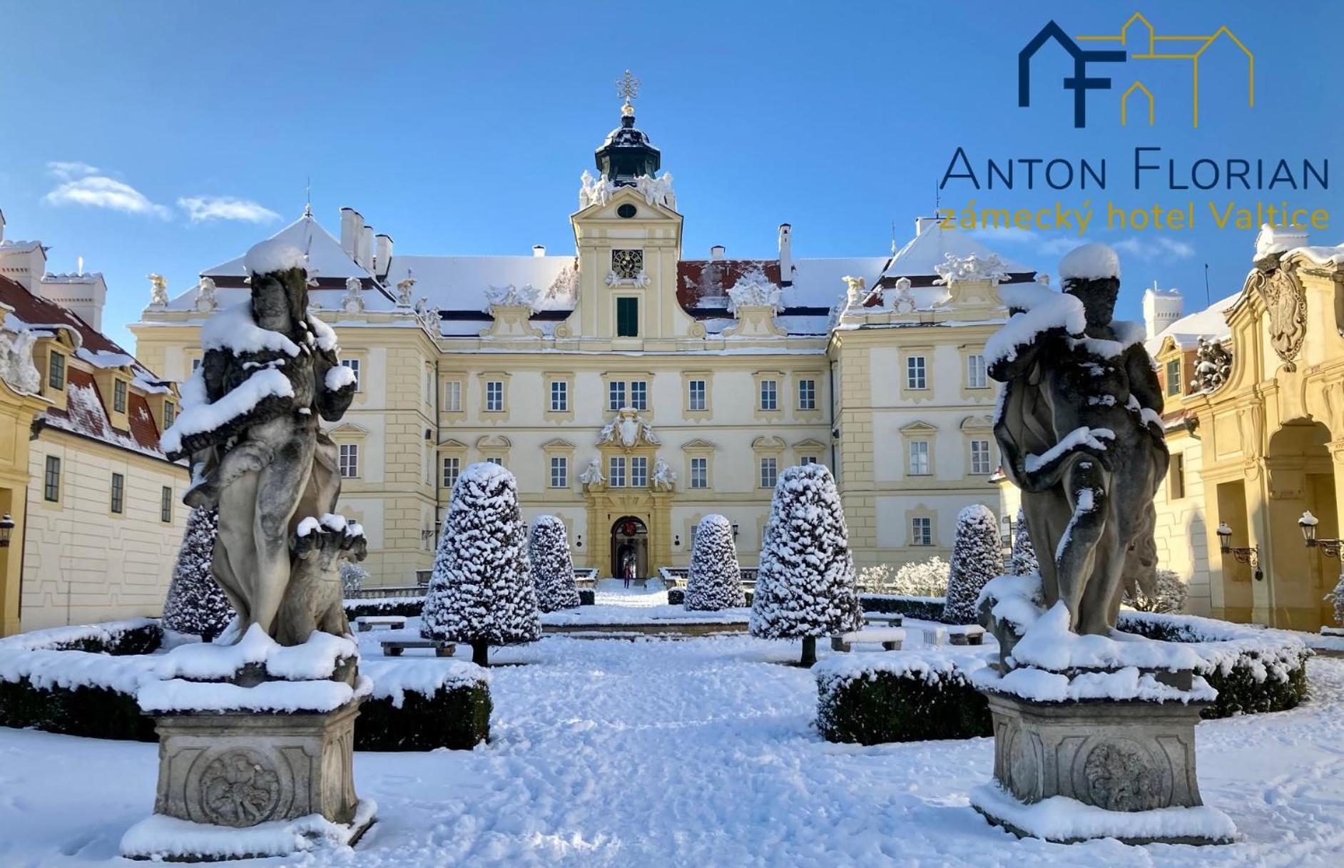 Zamecky Hotel Anton Florian Valtice Extérieur photo